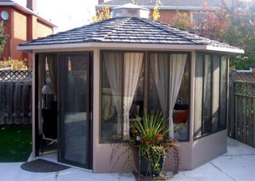 Беседки с мангалом барбекю и печкой застекленные. Застекленные беседки с барбекю – отдыхайте с комфортом