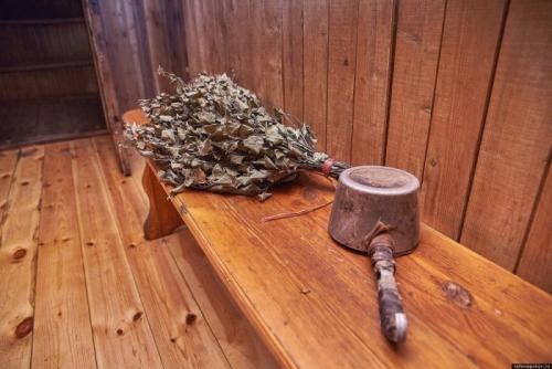 Как правильно ухаживать за бетонным полом в бане. Чем обработать пол в бане: методы надежной защиты дерева и бетона