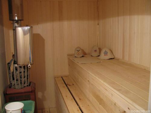 Как расположить полки и печь в парной 3 на 2 метра, чтобы максимально использовать пространство. 3 на 4