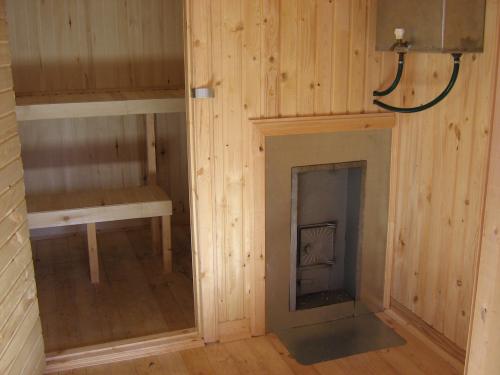 Как расположить полки и печь в парной 3 на 2 метра, чтобы максимально использовать пространство. 3 на 4