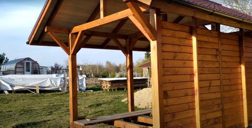 Что такое беседка с мангалом?