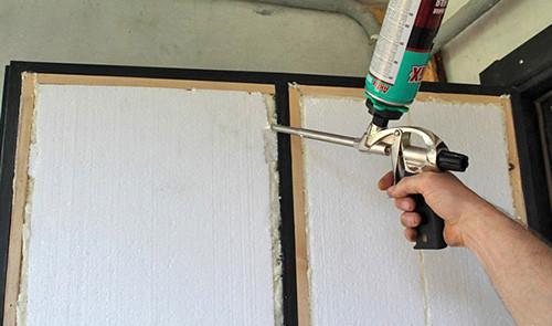 Как утеплить входную дверь от сквозняка. Как утеплить металлические входные двери