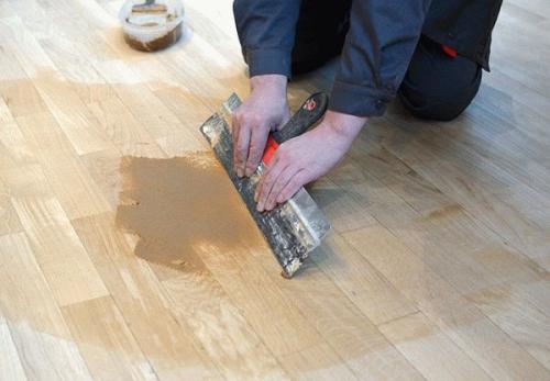 Как устранить дефекты на стяжке на деревянный пол. Выравнивание деревянного пола: 6 способов исправить кривое положение