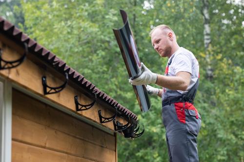 Какие материалы наиболее эффективны для водосточных систем. Рейтинг водосточных систем по материалу изготовления