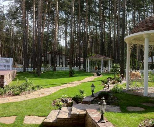 Какие факторы следует учитывать при выборе места для строительства беседки. Особенности выбора месторасположения беседки на участке