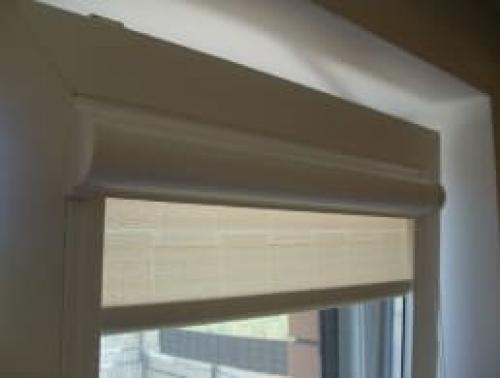 Жалюзи или рулонные шторы, что лучше выбрать. Преимущества и особенности рулонных штор