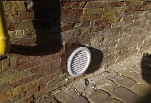 Вентиляция подвала частного дома из канализационных труб. Требования к обустройству подвала 01