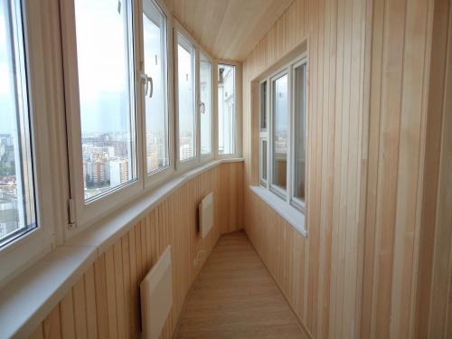 Самостоятельная обшивка балкона вагонкой: подходы и инструменты 02