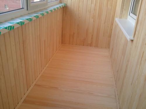 Что такое интерьер балкона с вагонкой. Отделка балкона вагонкой – 100 фото, советы по выбору материалов и примеры отделки лоджий