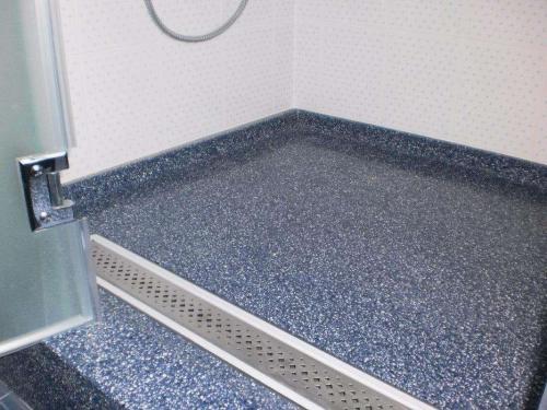 Что такое плинтус для кухни на столешницу. Из каких материалов выполняют плинтуса?