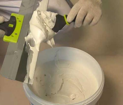 Как шпаклевать потолок новичку. Технология шпаклевки потолков