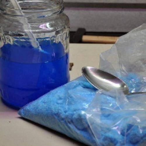 Обработка теплицы из поликарбоната осенью медным купоросом. Обработка поверхностей 04