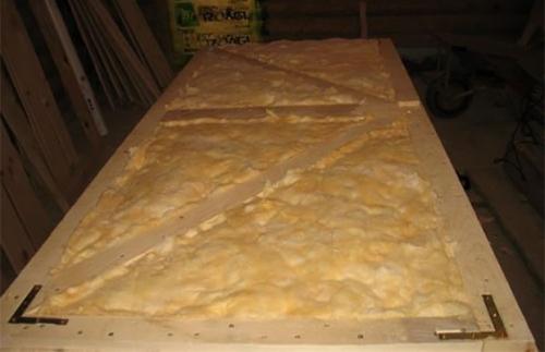 Как утеплить неразборную железную дверь. Утепляем китайскую неразъемную дверь – особенности процесса