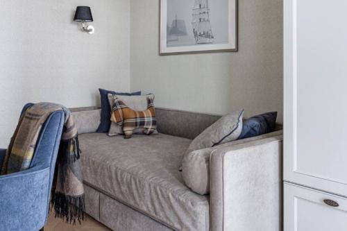 Какие цвета и материалы наиболее популярны в дизайне детской комнаты для мальчиков 2024. Стили дизайна детской комнаты в 2024 году