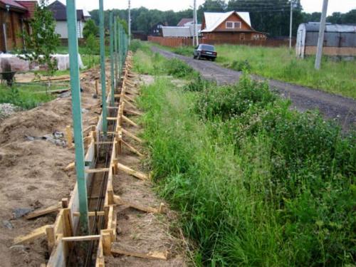 Как сделать фундамент для забора с кирпичными столбами. Предварительные расчеты объемов и затрат 01 Как сделать фундамент для забора с кирпичными столбами. Предварительные расчеты объемов и затрат 01