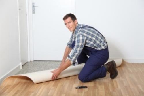 Можно ли использовать одну и ту же подкладку для стяжки и линолеума. Как положить линолеум на линолеум и допустимо ли это?