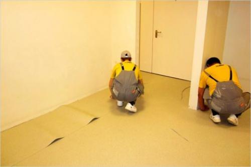 Какие преимущества имеет использование подложки под линолеум на бетонном полу. Подложка под линолеум на бетонный пол –, что это такое и зачем она нужна?