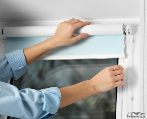 Как крепить рулонные шторы. Что понадобится для крепления рулонных штор