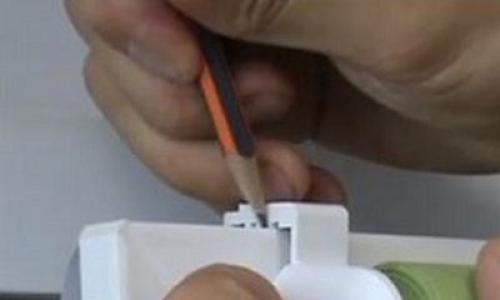 Чем приклеить рулонные шторы к пластиковому окну. Как установить рулонные шторы с леской. Установка рулонных штор «Мини» на пластиковые окна 10 Чем приклеить рулонные шторы к пластиковому окну. Как установить рулонные шторы с леской. Установка рулонных штор «Мини» на пластиковые окна 10