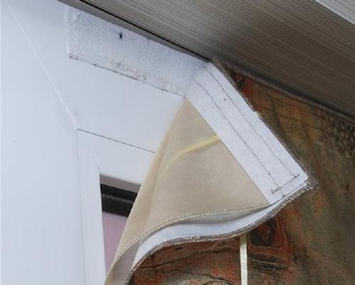 Крепление для занавесок на пластиковые окна. Как повесить шторы или тюль без карниза