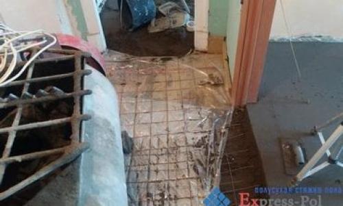 Какие особенности технологии монтажа полусухой стяжки отличают её от традиционной. Метод устройства полусухой стяжки