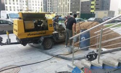 Какие особенности технологии монтажа полусухой стяжки отличают её от традиционной. Метод устройства полусухой стяжки