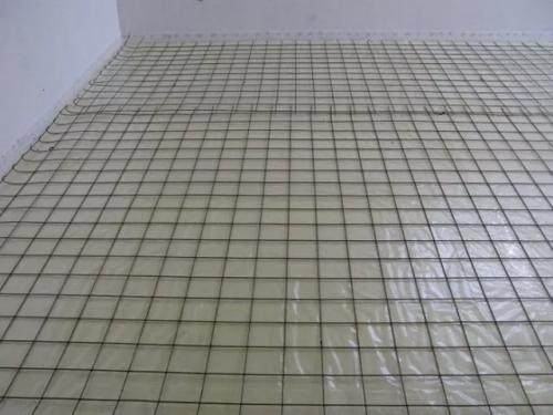 Как и когда наносить затирку для полусухой стяжки. Чем армировать полусухую стяжку пола?