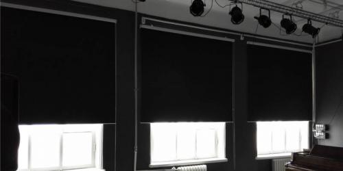 Рулонные шторы без сверления на глухое окно. Способы установить рольшторы на пластиковые окна без сверления