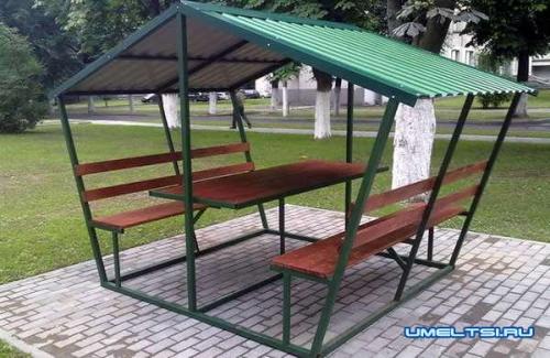 Простая беседка своими руками за один день