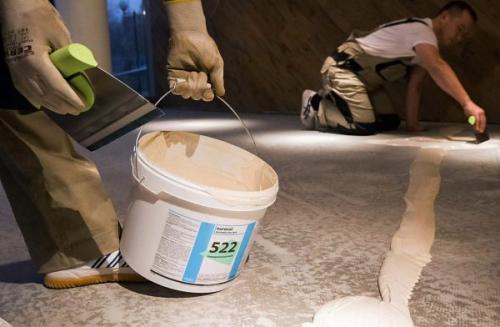 Как избежать дефектов на поверхности пола после установки линолеума. Какие ошибки нельзя допускать при укладке линолеума, чтобы не перестилать его