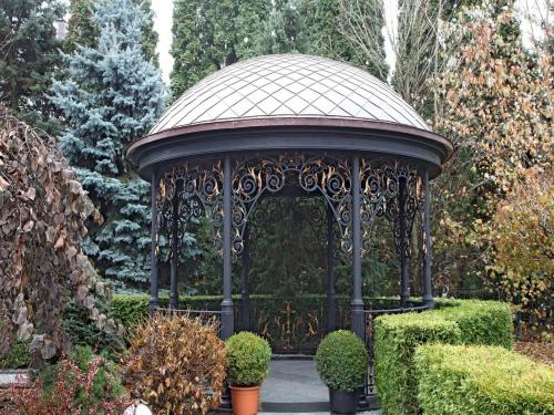 Металлическая беседка своими руками: чертежи и размеры. Красивая беседка из металла своими руками: пошаговая инструкция