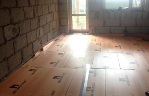 Можно ли использовать пеноплекс в сочетании с другими утеплительными материалами под стяжку пола. Толщина стяжки пола по пеноплексу —, как рассчитать, минимальная и максимальная толщина