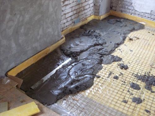 Как утеплитель влияет на срок службы стяжки пола. Толщина стяжки