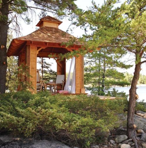 Красивые деревянные беседки. Варианты постройки