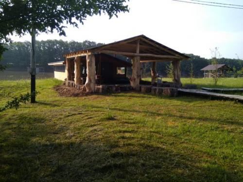 Закрытая беседка своими руками из дерева. Закрытые беседки: идеи обустройства и варианты дизайна. 130 фото лучших вариантов беседок и нюансы их применения в ландшафтном дизайне