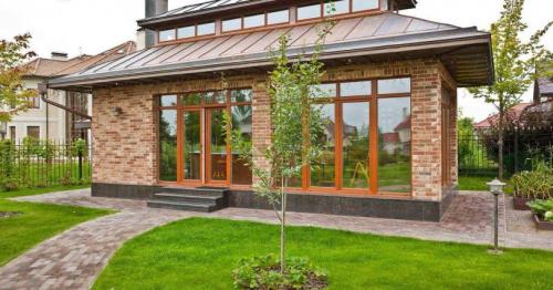 Закрытая беседка своими руками из дерева. Закрытые беседки: идеи обустройства и варианты дизайна. 130 фото лучших вариантов беседок и нюансы их применения в ландшафтном дизайне