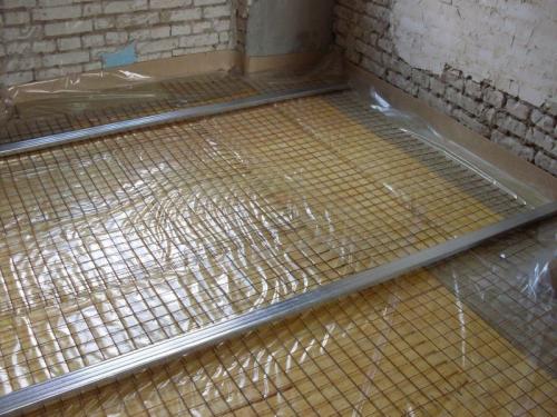 Какова цель использования пеноплекса под стяжку пола. Толщина стяжки пола по пеноплексу —, как рассчитать, минимальная и максимальная толщина