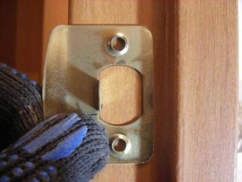 Врезка замка в деревянную дверь. Как выполняется врезка замка в деревянные межкомнатные двери