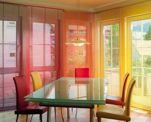 Виды крепления жалюзи на пластиковые окна. Горизонтальные жалюзи на окна: виды и способы крепления