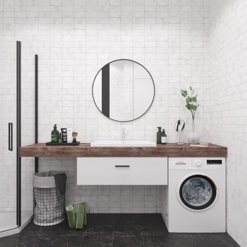 Ванная комната с окном и душевой кабиной. Не выбиваться из стиля