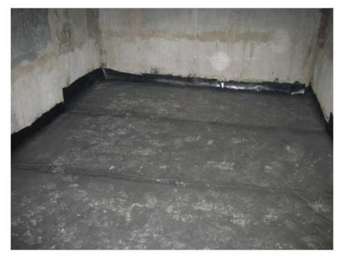 Ванные комнаты в деревянном доме. Как сделать пол