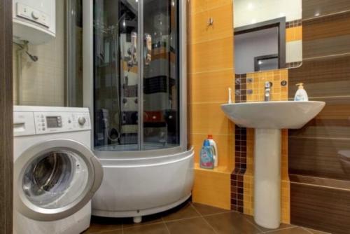 Как обустроить ванную комнату в частном доме. Планировка и строительство